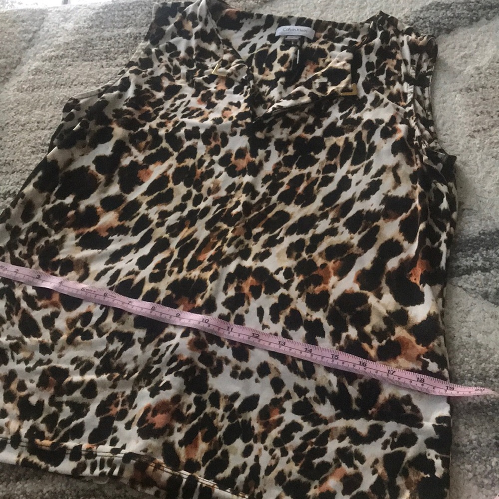 Calvin Klein sleeveless leopard print shirt